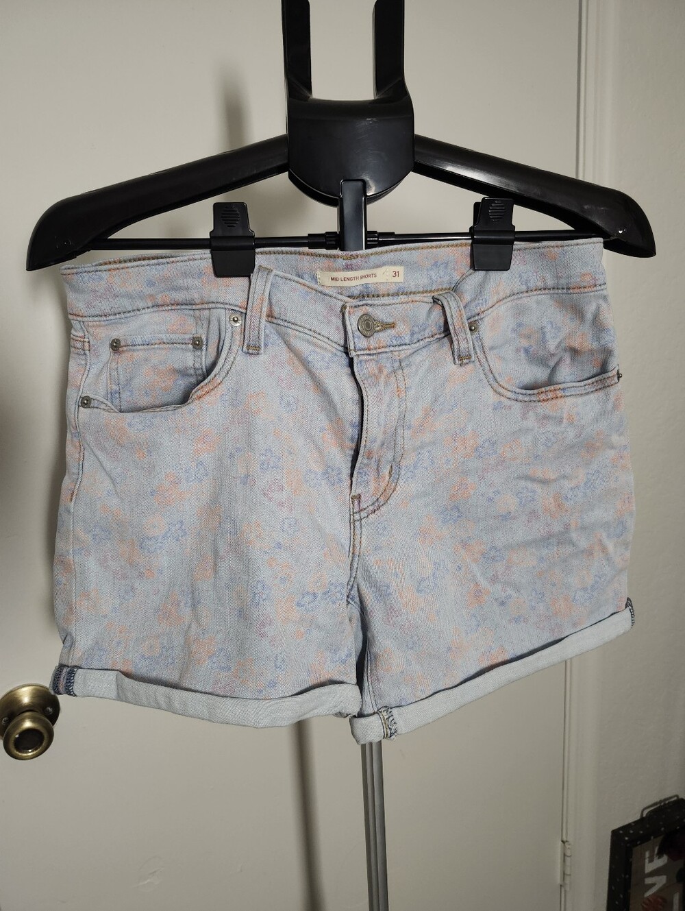 Levi's Floral Wash Denim Shorts Size 31